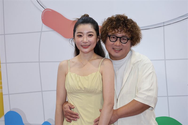 依依說當媽心得就是痛並快樂著，但女兒算天使寶寶，而且納豆是神隊友。(圖／記者鄭孟晃攝影）