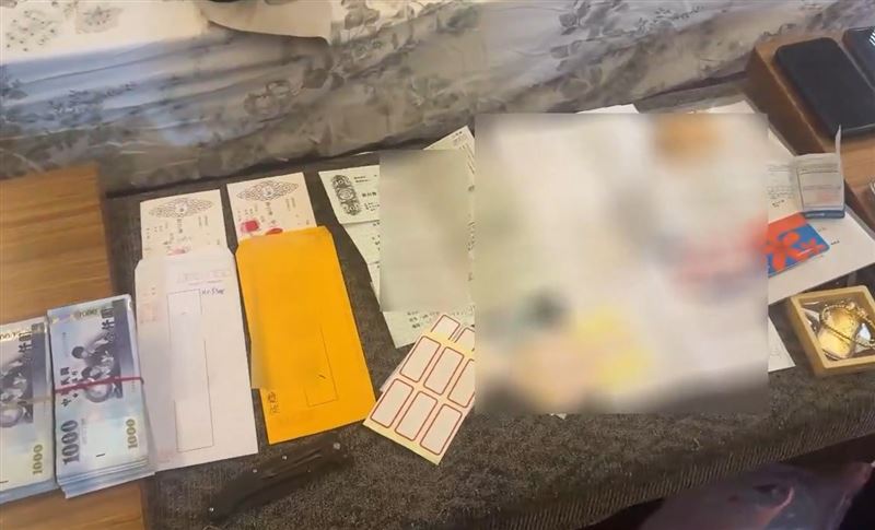 地下錢莊在網路招攬急需用錢民眾,逼簽高額本票。(圖/翻攝畫面)