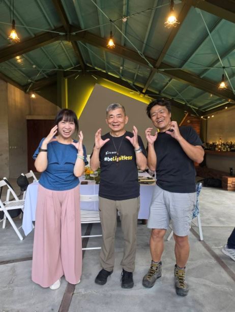 三立永續辦公室副執行長(左一)與台灣休閒農學會理事長顏建賢(中)及宜蘭蘇澳走讀人林振瑋共同倡議生態之旅