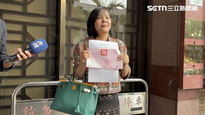 針對新竹縣選委會判定她參選竹北市長資格不符，李貞秀遞狀定暫時狀態假處分。（圖／記者楊佩琪攝）