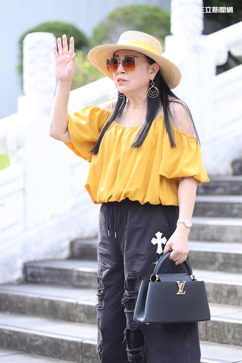 許純美接受訪問。（圖／記者鄭孟晃攝影）