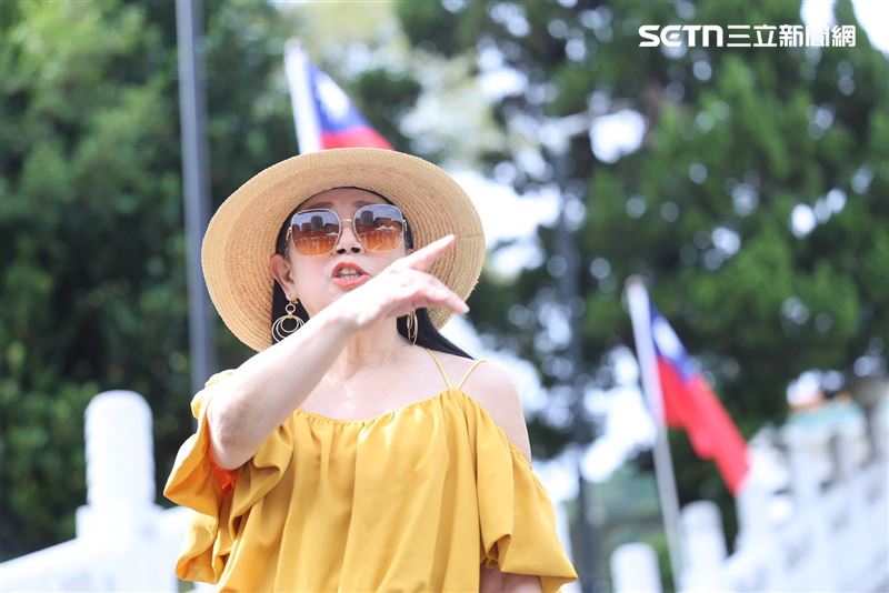 許純美接受訪問。(圖/記者鄭孟晃攝影)