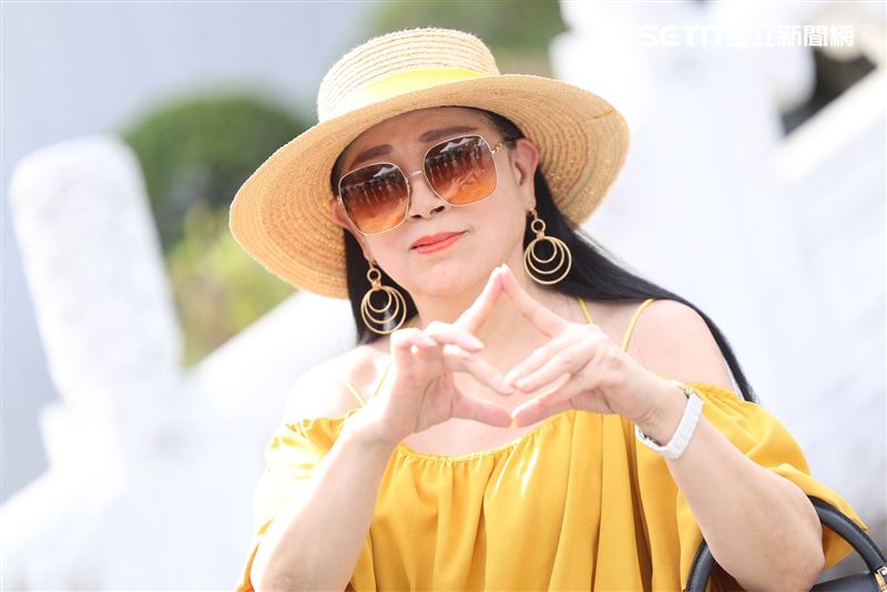 許純美接受訪問。（圖／記者鄭孟晃攝影）