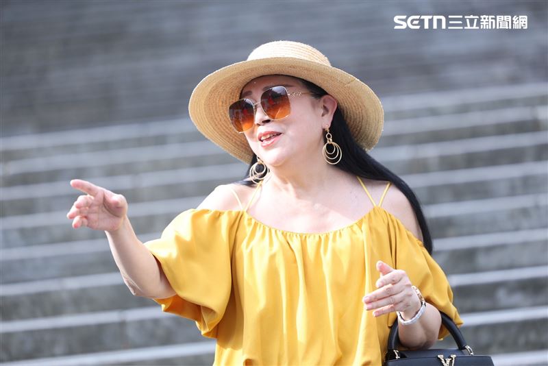 許純美接受訪問。(圖/記者鄭孟晃攝影)