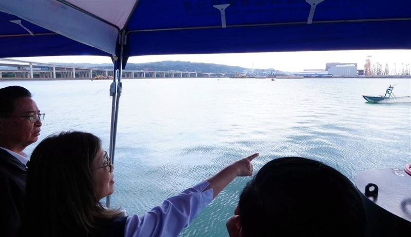 海空無人載具相互搭配,可有效延伸海巡勤務範圍,建構三維立體的聯合情監偵能力。(圖/海巡署提供)