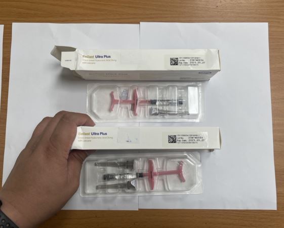 警方查扣相關醫美針劑等醫療用品。(圖/翻攝畫面)