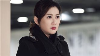 陳珮騏捧「女兒」骨灰罈：最後一次抱妳