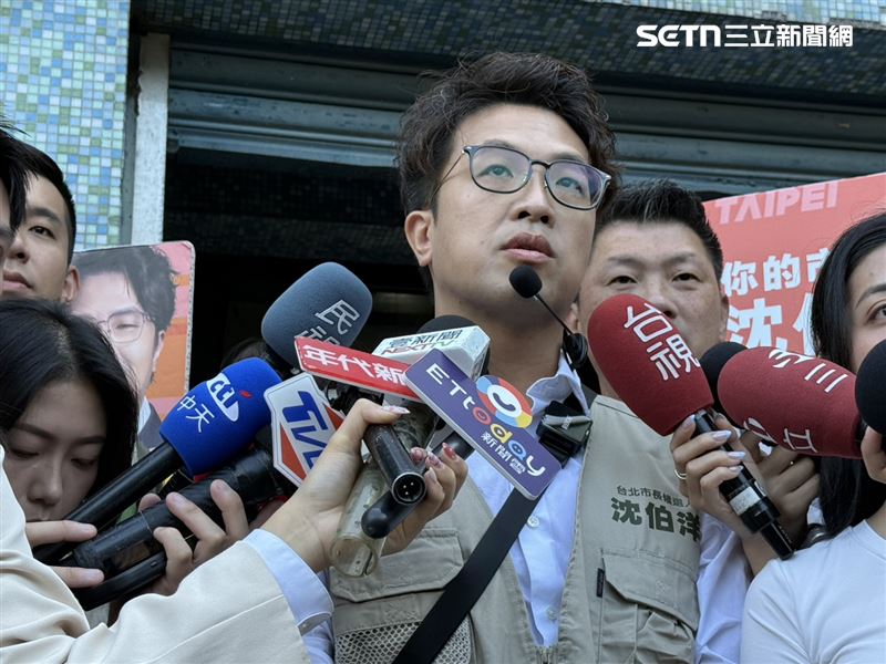 民進黨台北市長參選人沈伯洋前往木新市場掃街拜票（圖／記者劉秀敏攝影）