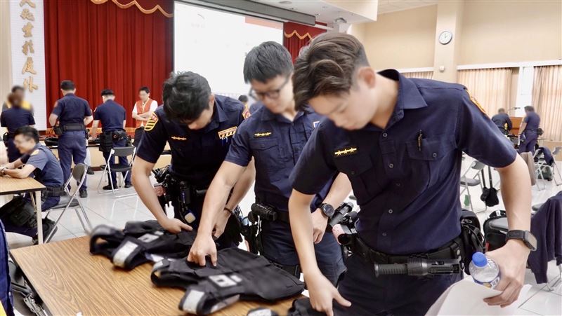 警政署購戰術防彈衣　開放第一線員警試穿