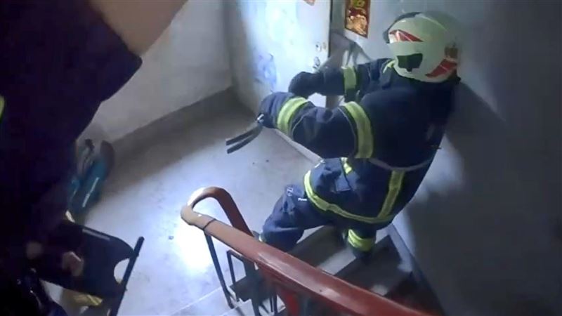 揚言輕生遭警消破門！台中女爆氣求償72萬