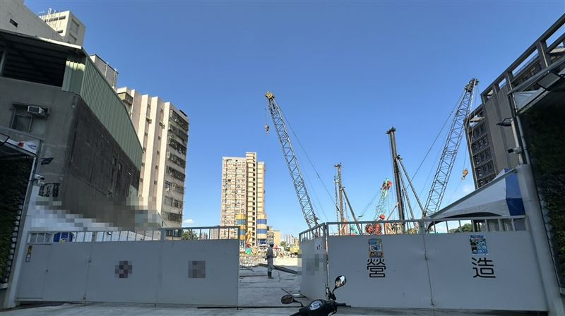 發生工地意外的建案現場。(圖/翻攝畫面)