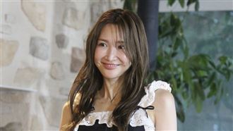 二寶媽女星爆新歡　遭直擊機場牽手圈內人