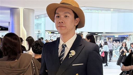 BIGBANG今開唱　粉絲化身GD穿西裝戴草帽