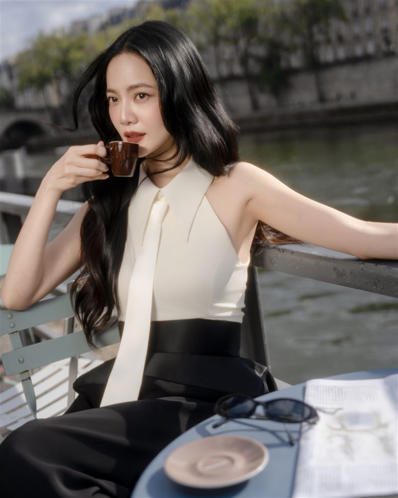 曾之喬在巴黎留下許多美照。（圖／星星相藝提供）