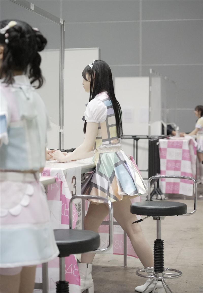大賀彩姬透露偶爾會採用弓箭步的姿勢。(圖/翻攝自X)