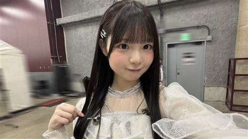 女星握手會「雙腿開開」　驚呆220萬粉絲