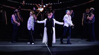 周杰倫力挺BIGBANG　送花籃祝演出成功