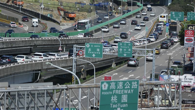 國慶國道18路段易塞　國5北向恐塞至午夜