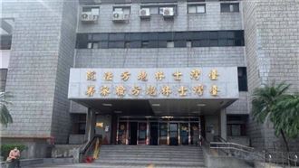 他北捷問1事嘸人理！竟失控怒敲屏風慘了