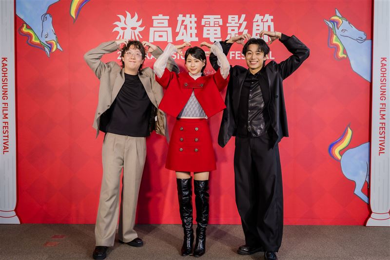 《寂寞愛德華》(左起)導演施宥全、演員袁漠遙、演員初孟軒。(圖/高雄電影節提供)