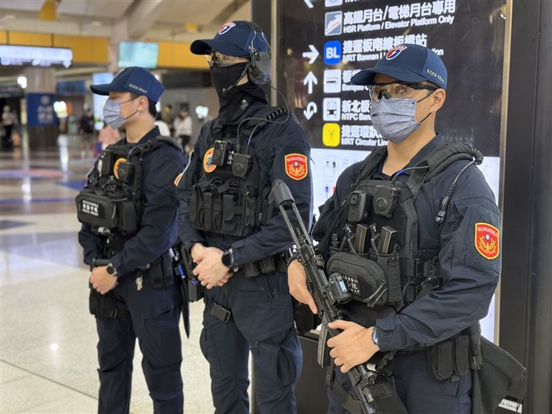 新北市警局為維護及淨化會場周邊治安,規劃特殊任務警力進駐周邊。(圖/新北保大提供)
