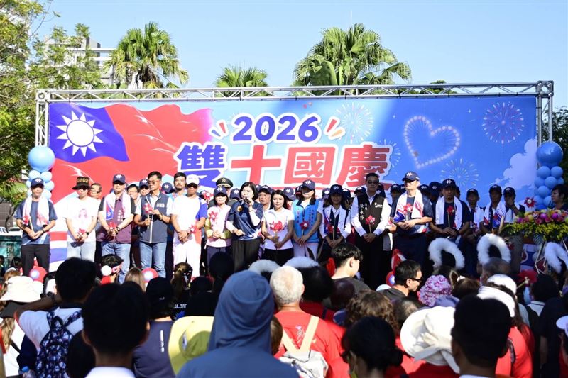 今天是雙十國慶,雲林縣長候選人、立委張嘉郡今(10)日出席雲林縣政府與斗六市公所舉辦的「2026雙十國慶齊步GO」升旗健走活動。(圖/翻攝畫面)