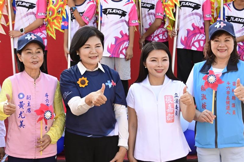 今天是雙十國慶,雲林縣長候選人、立委張嘉郡今(10)日出席雲林縣政府與斗六市公所舉辦的「2026雙十國慶齊步GO」升旗健走活動。(圖/翻攝畫面)