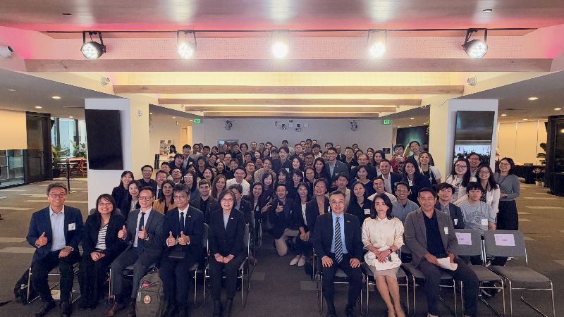 蔡英文參加由駐舊金山辦事處舉辦的「矽谷台灣社團青年及新創代表座談」。(圖/中央社)
