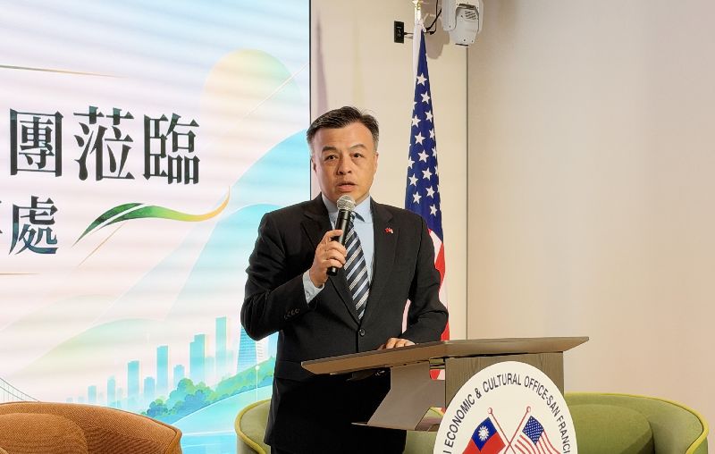 駐舊金山辦事處長伍志翔在「矽谷台灣社團青年及新創代表座談」致詞。(圖/中央社)
