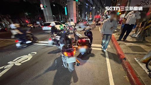 騎士煞車不及撞前車　再遭後車追撞全身傷