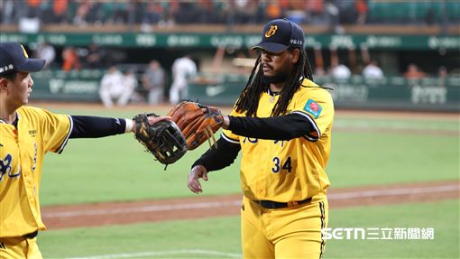 菲力士G2先發7局失1分　退場是敗投候選人