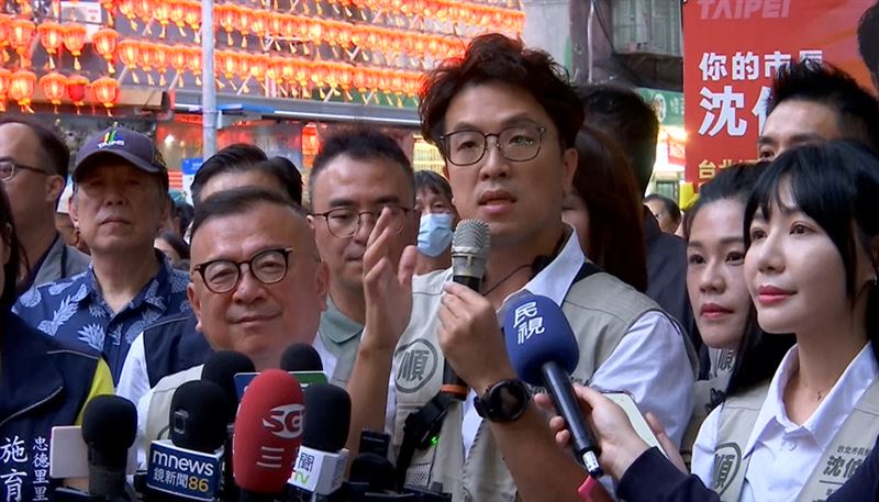 民進黨籍台北市長參選人沈伯洋今(10)日痛斥造謠社工發毒品「太惡劣」,怒轟蔣萬安團隊大玩「死貓戰術」轉移市政危機。(圖/翻攝畫面)