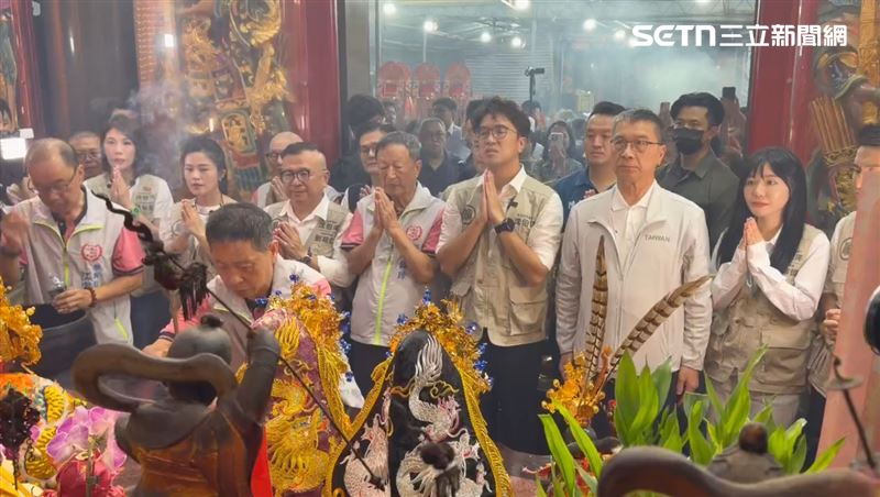洋流擠爆廣照宮 董座:沈伯洋魅力無與倫比