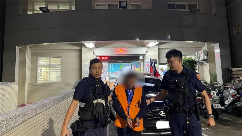 高雄男持刀割妻頸！她濺血嚇壞躲超商求救