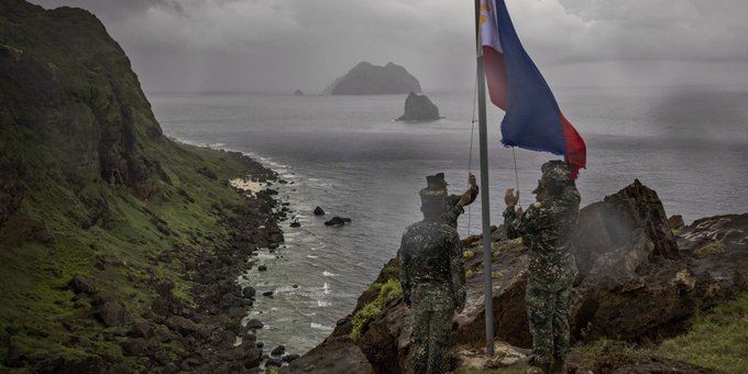 中國灰色地帶襲擾再出招,盯上美國防衛台灣戰略咽喉巴丹群島。(圖/翻攝自X平台 @JackHarringto20)