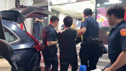 夜市毆14歲少年！大叔遭起底是白狼前隨扈