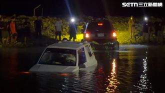 搶看台東國慶焰火！吉普車涉水慘拋錨熄火