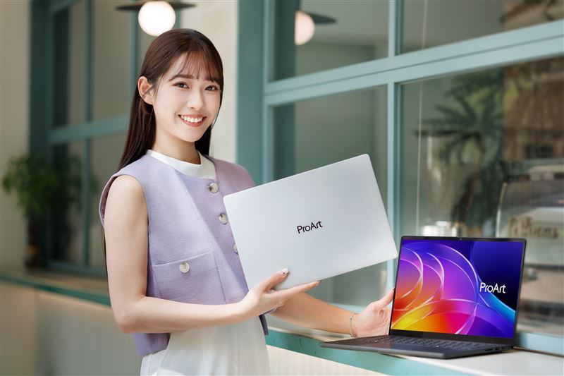 ASUS ProArt P14、P16ASUS ProArt P14、P16將強大效能與AI算力,整合於由CNC精密製程打造的輕薄機身中,讓大型模型、專案素材與開發環境皆可輕巧隨行,曜夜黑與皓月銀兩款質感配色,展現沉穩俐落的專業風格。(圖/ASUS提供)
