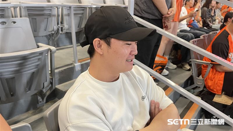 統一獅林靖凱現身季後挑戰賽G2。(圖/記者戴以柔攝影)