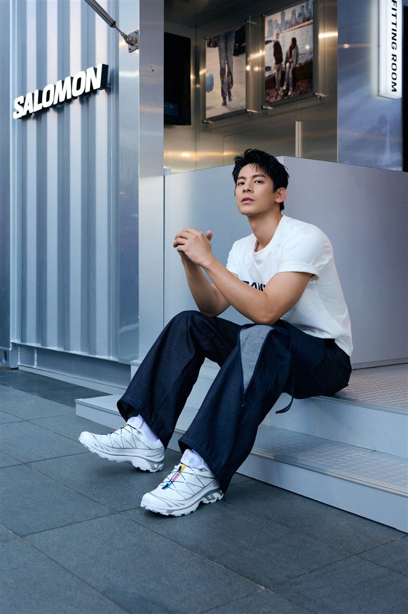 林柏宏擔任一日店長,被問到如果有機會推薦JISOO在台灣必走的景點,他首推象山。(圖/Salomon提供)