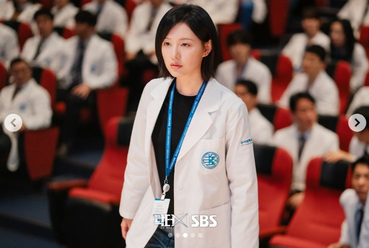 金智媛時隔兩年回歸小螢幕。(圖/翻攝自SBS IG)
