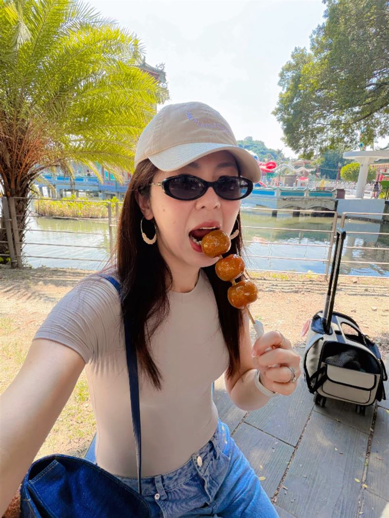 李怡貞稍早表示,這趟去高雄玩,也被黑粉發現她的骯髒事跡。(圖/翻攝自李怡貞臉書)