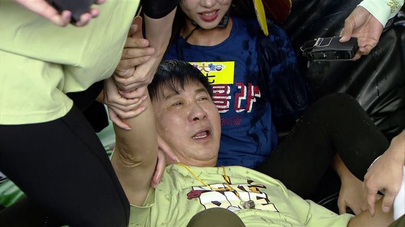 胡瓜出外景闖關。(圖/民視提供)