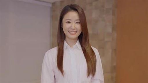 林心如獲世新大學傑出校友　坦言防被淘汰