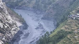尼泊爾又爆大規模山洪　橋梁、住宅遭沖毀