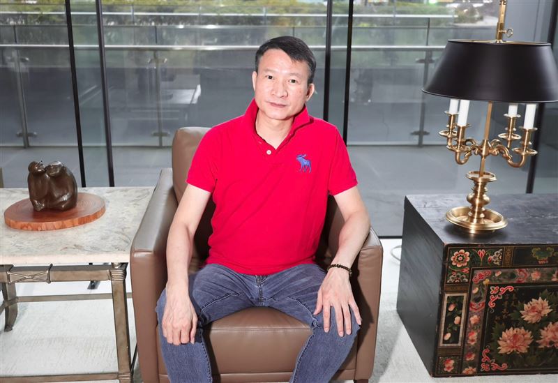 先前被診斷出零期肺腺癌的秦楊，右眼在去年突然失明，讓他的人生瞬間陷入低潮。（圖／記者田俊彥攝影）
