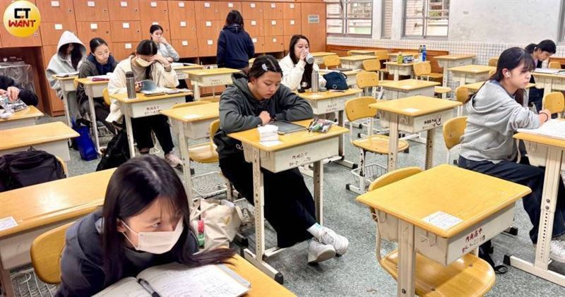 今年大學分發入學缺額創近6年新低,但招生壓力未必減輕。(示意圖)