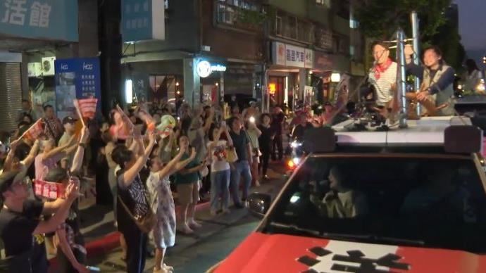 遇民眾比中指嗆聲！沈伯洋真實反應曝