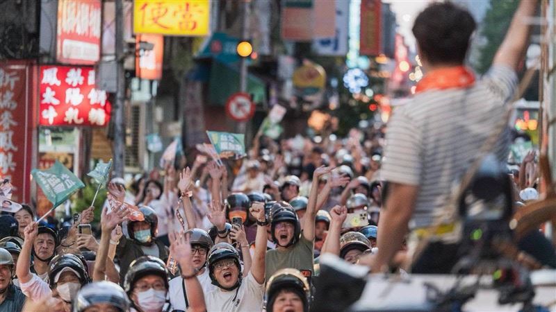 沈伯洋從一個人走　變成台北選民集體認同