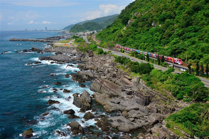 Taiwan PASS台鐵版包含台鐵3日周遊券、都會捷運及景區接駁等交通服務,適合規劃跨縣市及多日旅遊(圖/觀光署提供)